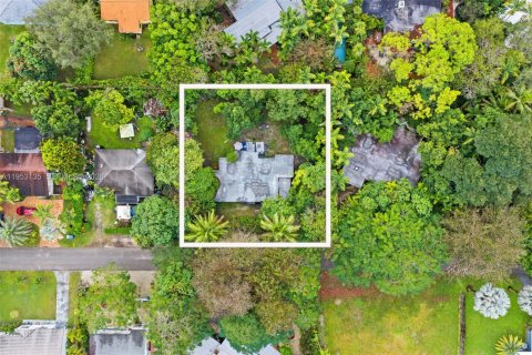 House in South Miami, Florida 3 bedrooms, 124.49 sq.m. № 2080448