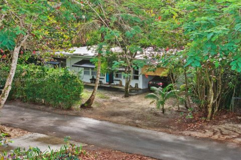 House in South Miami, Florida 3 bedrooms, 124.49 sq.m. № 2080448 - photo 3