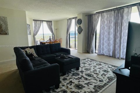 Condo in Aventura, Florida, 2 bedrooms  № 1938540 - photo 2