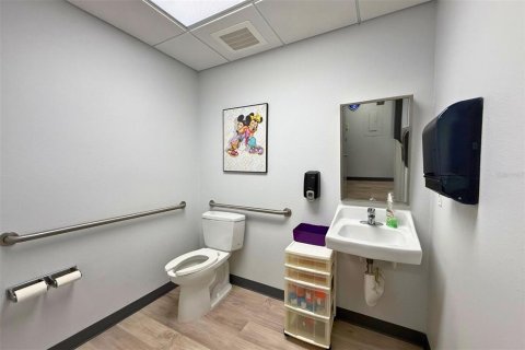 Propiedad comercial en venta en Sarasota, Florida, 284.1 m2 № 2098652 - foto 15