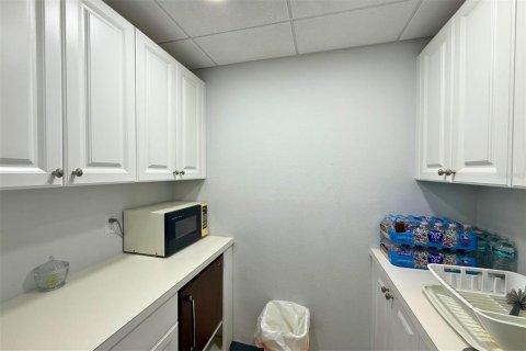 Propiedad comercial en venta en Sarasota, Florida, 284.1 m2 № 2098652 - foto 13