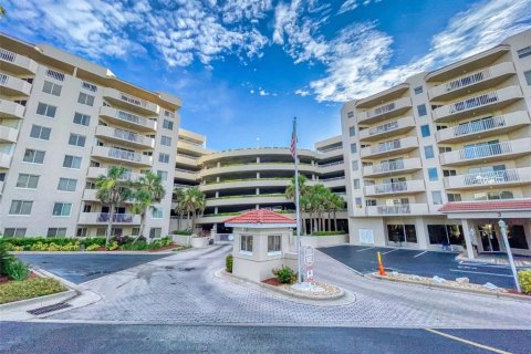 Condo in Daytona Beach Shores, Florida, 2 bedrooms  № 1553570 - photo 1
