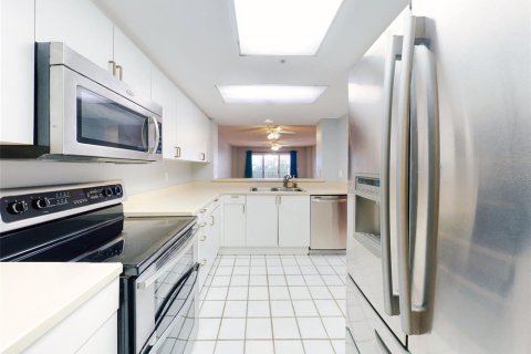 Condo in Daytona Beach Shores, Florida, 2 bedrooms  № 1553570 - photo 13
