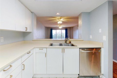Condo in Daytona Beach Shores, Florida, 2 bedrooms  № 1553570 - photo 15