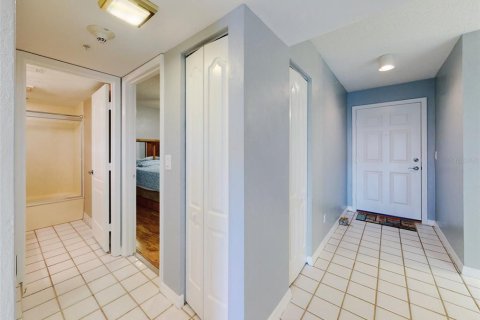 Condo in Daytona Beach Shores, Florida, 2 bedrooms  № 1553570 - photo 19