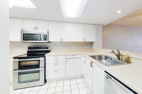 Condo in Daytona Beach Shores, Florida, 2 bedrooms  № 1553570 - photo 18