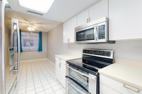 Condo in Daytona Beach Shores, Florida, 2 bedrooms  № 1553570 - photo 16