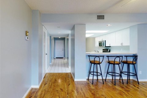 Condo in Daytona Beach Shores, Florida, 2 bedrooms  № 1553570 - photo 29