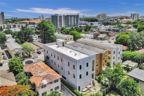 Propiedad comercial en venta en Miami, Florida, 650.32 m2 № 1857442 - foto 23