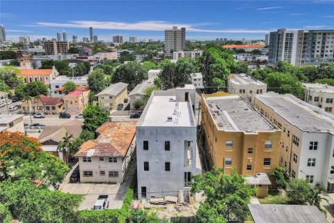 Propiedad comercial en venta en Miami, Florida, 650.32 m2 № 1857442 - foto 22