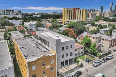 Propiedad comercial en venta en Miami, Florida, 650.32 m2 № 1857442 - foto 21