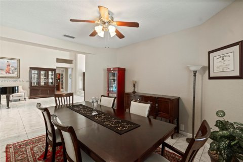 Casa en venta en Pembroke Pines, Florida, 4 dormitorios, 356.56 m2 № 1811760 - foto 9