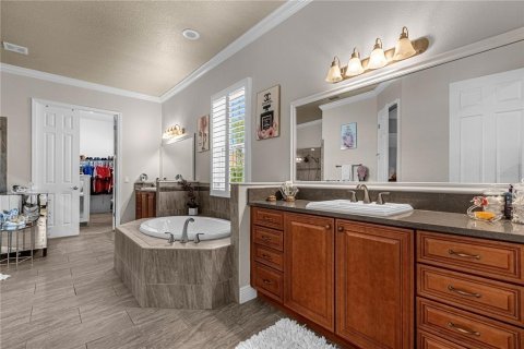 House in BELLALAGO in Kissimmee, Florida 5 bedrooms, 504.27 sq.m. № 1564150 - photo 25