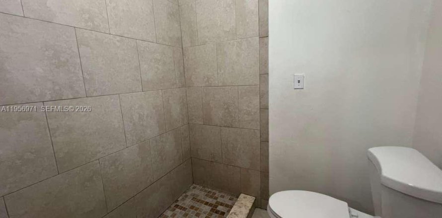 Casa en Miami, Florida 3 dormitorios, 210.42 m2 № 2011812