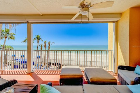 Condo in North Redington Beach, Florida, 3 bedrooms  № 1647745 - photo 30