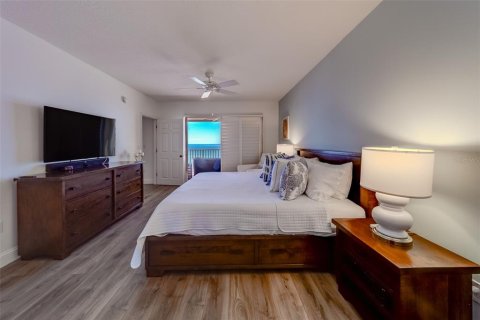 Condo in North Redington Beach, Florida, 3 bedrooms  № 1647745 - photo 23