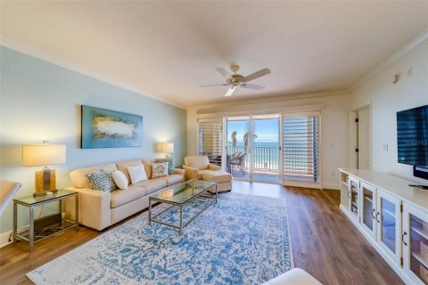 Condo in North Redington Beach, Florida, 3 bedrooms  № 1647745 - photo 19