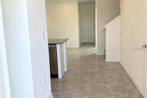 House in Clermont, Florida 3 bedrooms, 166.02 sq.m. № 2393998 - photo 3