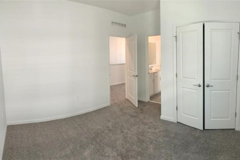 House in Clermont, Florida 3 bedrooms, 166.02 sq.m. № 2393998 - photo 25