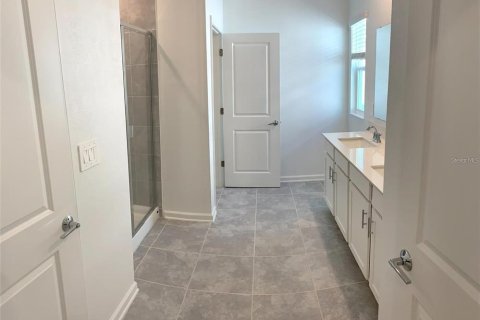 House in Clermont, Florida 3 bedrooms, 166.02 sq.m. № 2393998 - photo 15