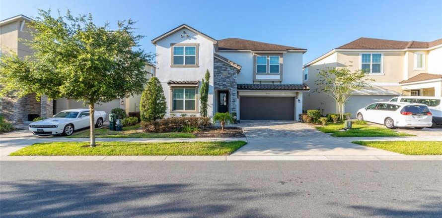 House in SOLARA RESORT in Kissimmee, Florida 6 bedrooms, 352.01 sq.m. № 1919733