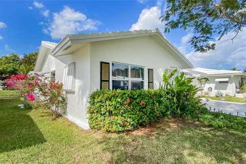 Casa en venta en Margate, Florida, 2 dormitorios, 117.99 m2 № 1725860 - foto 3