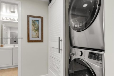 Copropriété à vendre à Coral Gables, Floride: 2 chambres, 100.71 m2 № 2370007 - photo 20