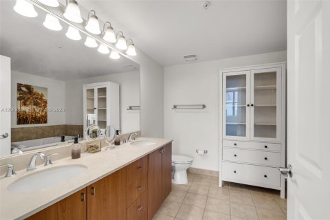 Copropriété à vendre à Coral Gables, Floride: 2 chambres, 100.71 m2 № 2370007 - photo 17