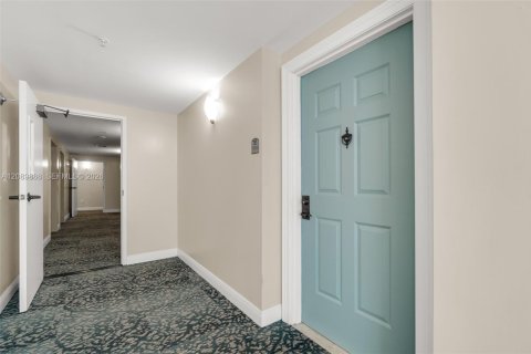 Copropriété à vendre à Coral Gables, Floride: 2 chambres, 100.71 m2 № 2370007 - photo 9