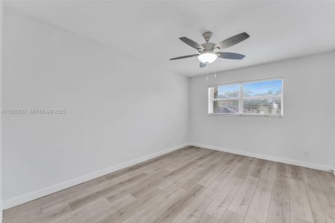 Touwnhouse à louer à Fort Lauderdale, Floride: 3 chambres, 140.1 m2 № 1989817 - photo 13