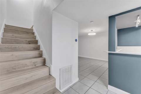 Touwnhouse à louer à Fort Lauderdale, Floride: 3 chambres, 140.1 m2 № 1989817 - photo 8