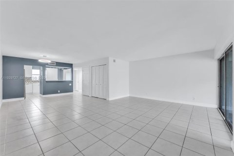 Touwnhouse à louer à Fort Lauderdale, Floride: 3 chambres, 140.1 m2 № 1989817 - photo 6