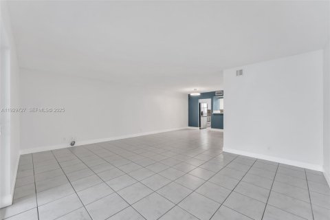 Touwnhouse à louer à Fort Lauderdale, Floride: 3 chambres, 140.1 m2 № 1989817 - photo 7