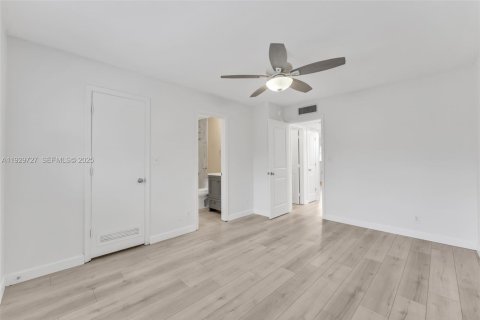 Touwnhouse à louer à Fort Lauderdale, Floride: 3 chambres, 140.1 m2 № 1989817 - photo 12