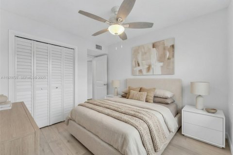 Touwnhouse à louer à Fort Lauderdale, Floride: 3 chambres, 140.1 m2 № 1989817 - photo 11