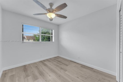 Touwnhouse à louer à Fort Lauderdale, Floride: 3 chambres, 140.1 m2 № 1989817 - photo 14