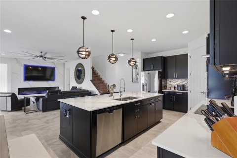 Casa en venta en Seffner, Florida, 5 dormitorios, 303.6 m2 № 2202354 - foto 18