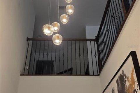 Casa en venta en Seffner, Florida, 5 dormitorios, 303.6 m2 № 2202354 - foto 9