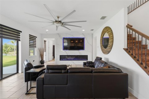 Casa en venta en Seffner, Florida, 5 dormitorios, 303.6 m2 № 2202354 - foto 19
