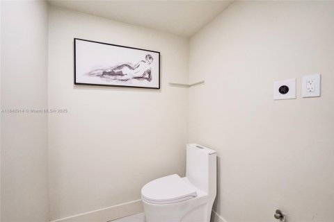 Condo in Pembroke Pines, Florida, 1 bedroom  № 1836761 - photo 19