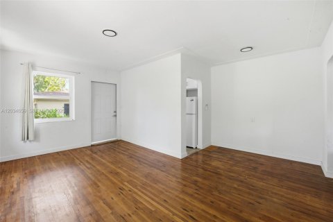 Villa ou maison à louer à Miami, Floride: 1 chambre, 50.35 m2 № 2240289 - photo 3