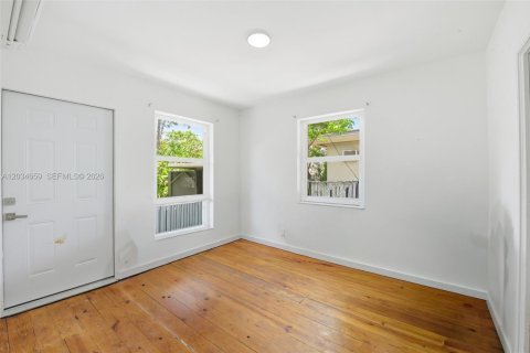 Villa ou maison à louer à Miami, Floride: 1 chambre, 50.35 m2 № 2240289 - photo 6