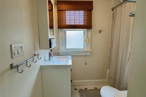 Villa ou maison à louer à Saint Petersburg, Floride: 5 chambres, 290.04 m2 № 1848039 - photo 24