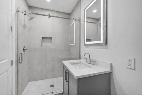Condo in Palm Beach Shores, Florida, 2 bedrooms № 2088067 - photo 30
