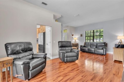 House in Plant City, Florida 3 bedrooms, 212.56 sq.m. № 1885269 - photo 11