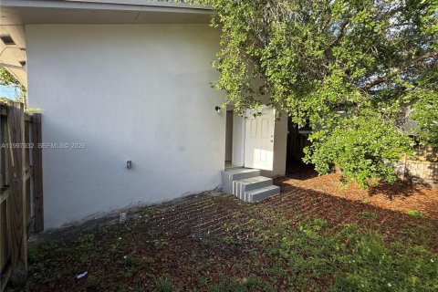 Снять в аренду виллу или дом в Майами, Флорида 3 спальни, 209.31м2, № 2063324 - фото 3