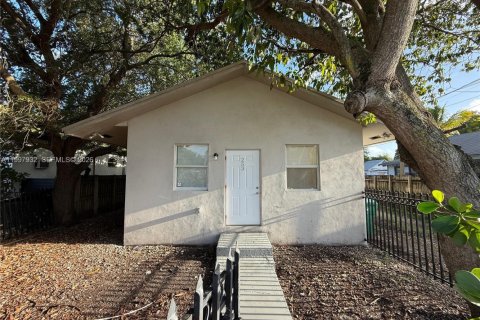 Снять в аренду виллу или дом в Майами, Флорида 3 спальни, 209.31м2, № 2063324 - фото 2