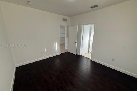 Снять в аренду виллу или дом в Майами, Флорида 3 спальни, 209.31м2, № 2063324 - фото 7