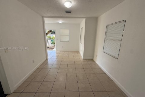 Снять в аренду виллу или дом в Майами, Флорида 3 спальни, 209.31м2, № 2063324 - фото 15