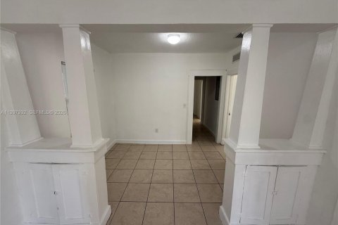 Снять в аренду виллу или дом в Майами, Флорида 3 спальни, 209.31м2, № 2063324 - фото 6